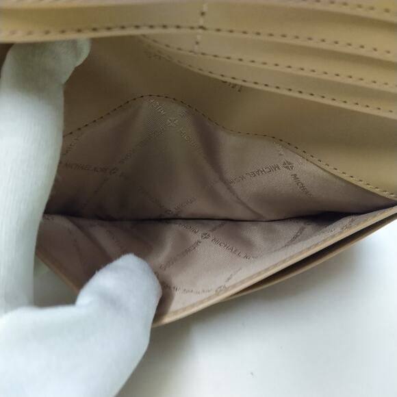 Michael Kors Reed Camel Leather Credit Card Bifold Snap Wallet - Brand New $298 - Picture 13 of 16